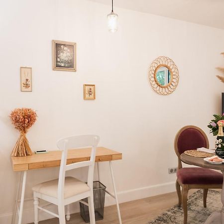 The French Boudoir Apartment เอแปร์เน ภายนอก รูปภาพ