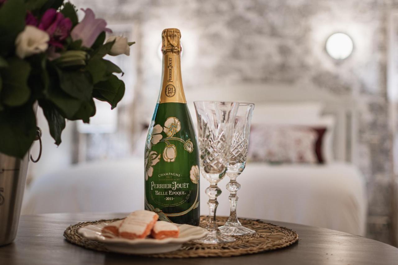 The French Boudoir Apartment เอแปร์เน ภายนอก รูปภาพ