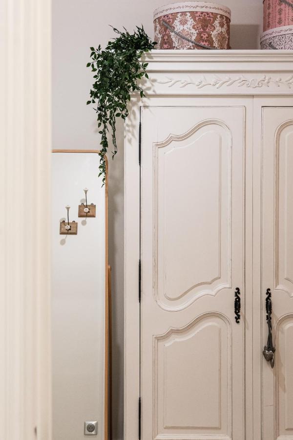 The French Boudoir Apartment เอแปร์เน ภายนอก รูปภาพ