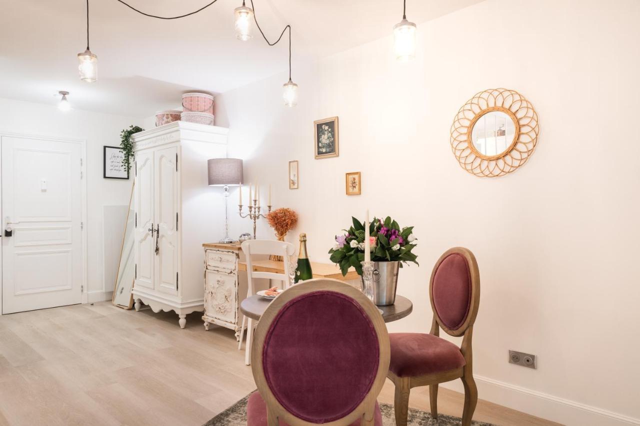 The French Boudoir Apartment เอแปร์เน ภายนอก รูปภาพ