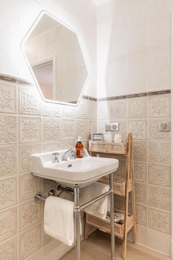 The French Boudoir Apartment เอแปร์เน ภายนอก รูปภาพ